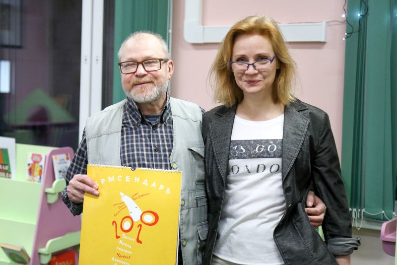 Файл:Tim-Sobakin-i-hudozhnica-Olga-Solomatina.jpg