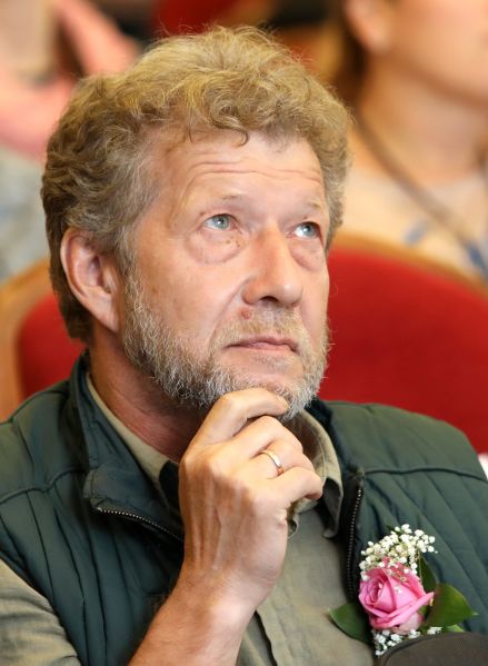 Файл:Andrej-Usachyov-poeht.jpg