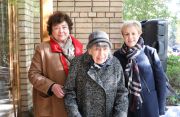 Марина Каменева, Зинаида Чижикова и Мария Веденяпина / Открытие мемориальной доски Виктору Чижикову