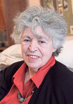 Нина Демурова